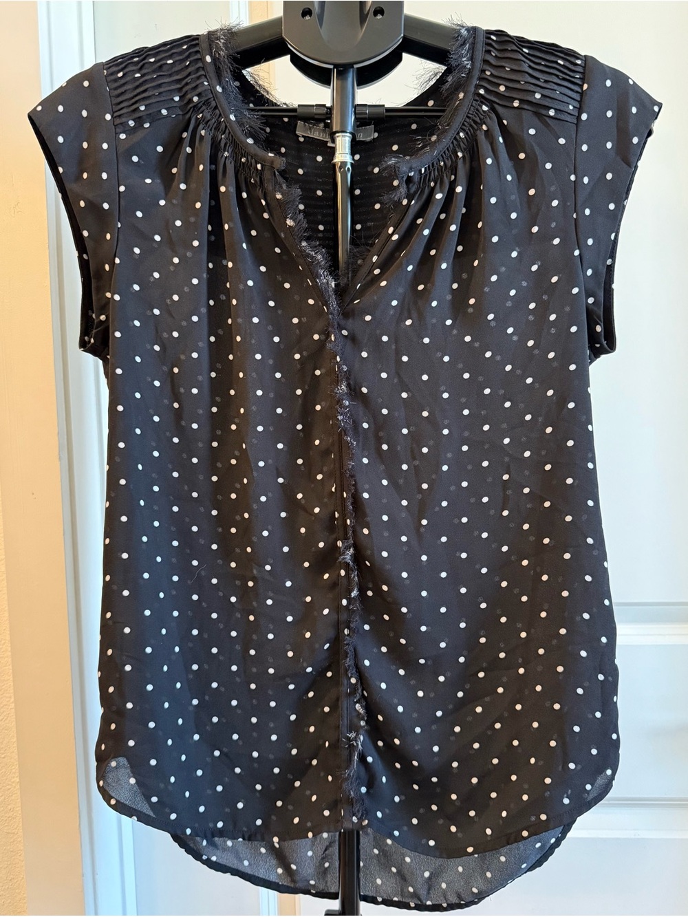 Daniel Rainn Size Small Black Polka Dot Cap Sleeve Blouse